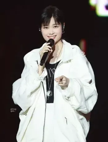 李宇春演唱会脱口秀金句